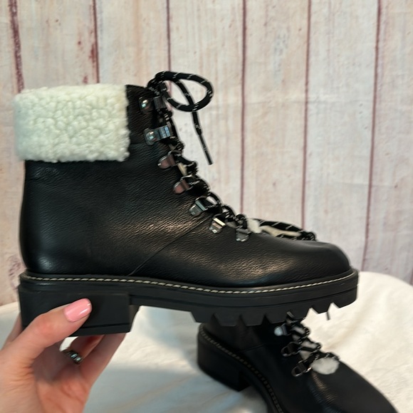 NWOT Bernardo Dash Faux Shearling Boot - Picture 9 of 9